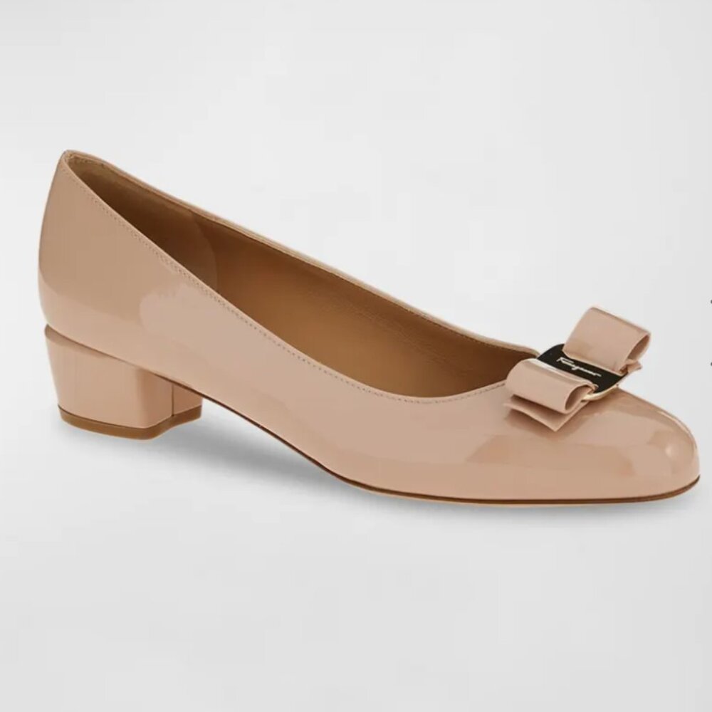 Authentic Salvatore Ferragamo Vara in new bidque